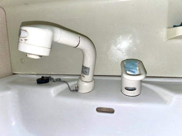 洗面台蛇口交換工事　工事前　洗面台既設蛇口
