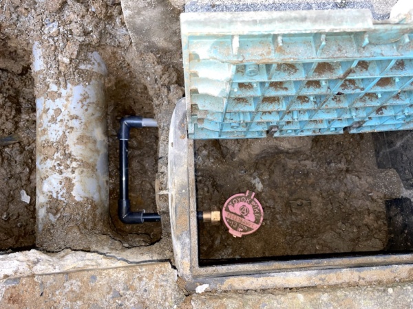 水道修理（給水管漏水修理）工事　工事中　配管工事後
