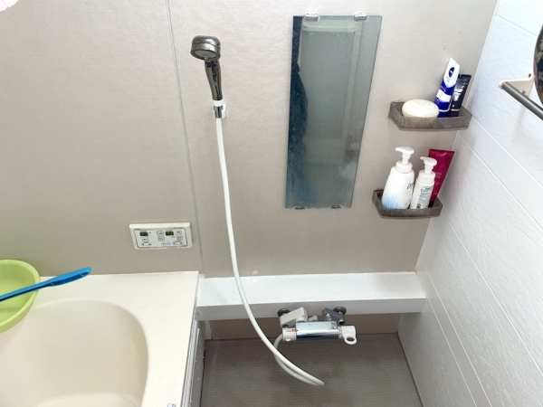 浴室蛇口修理工事　工事後　浴室蛇口新規シャワーホース及びシャワーヘッド部取り付け工事後