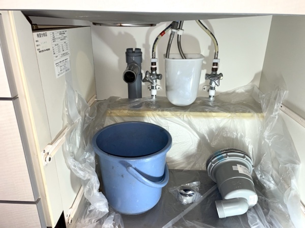 キッチン排水水漏れ修理工事　サムネイル