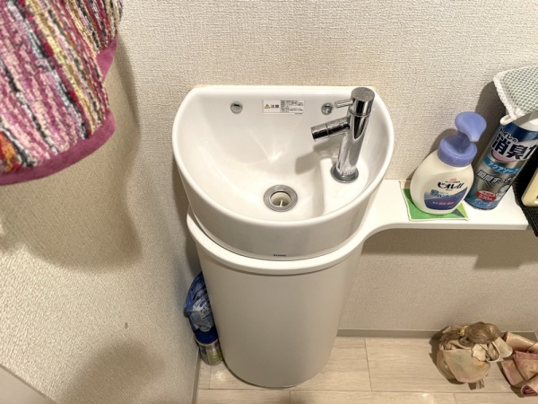 トイレ内洗面器蛇口交換　工事前　既設蛇口