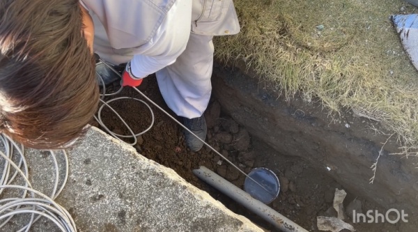 排水（つまり・配管）工事　排水管高圧洗浄工事中