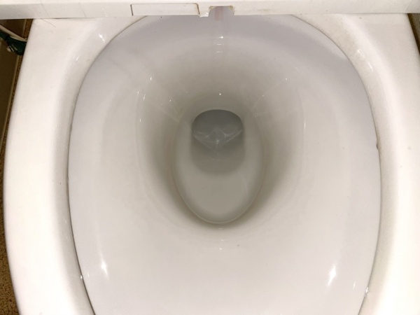 トイレ水漏れ修理工事　工事後　便器への水漏れ改善