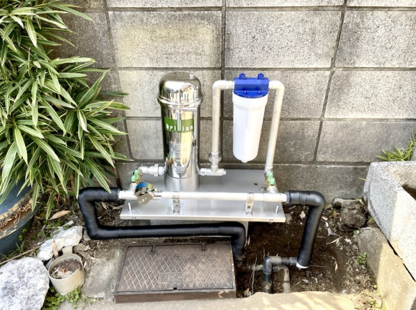 水道管直結式浄水器取り付け（交換）工事　工事中　新規水道管直結式浄水器保温工事後