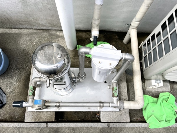 水道管直結式活水器取り付け工事　工事中　配管工事中
