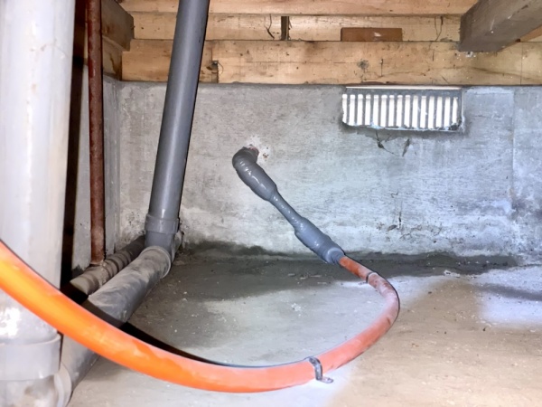 水道修理（漏水修理・給湯管改修）工事　工事後　洗面台床下