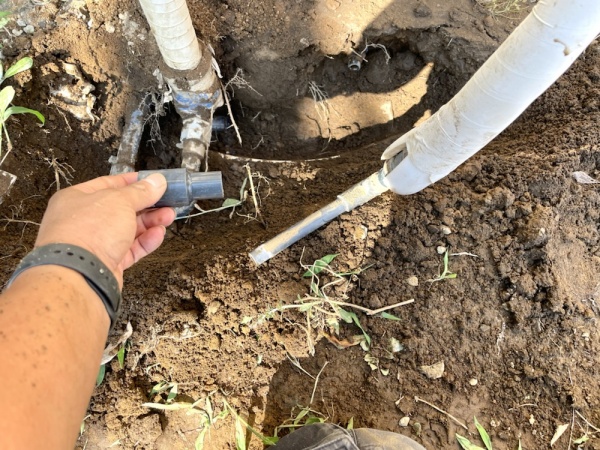 水道修理（漏水・配管）工事　工事中　漏水原因　配管抜け