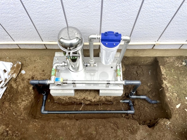 水道工事（水道管直結式浄水器取り付け）　工事中　配管工事後